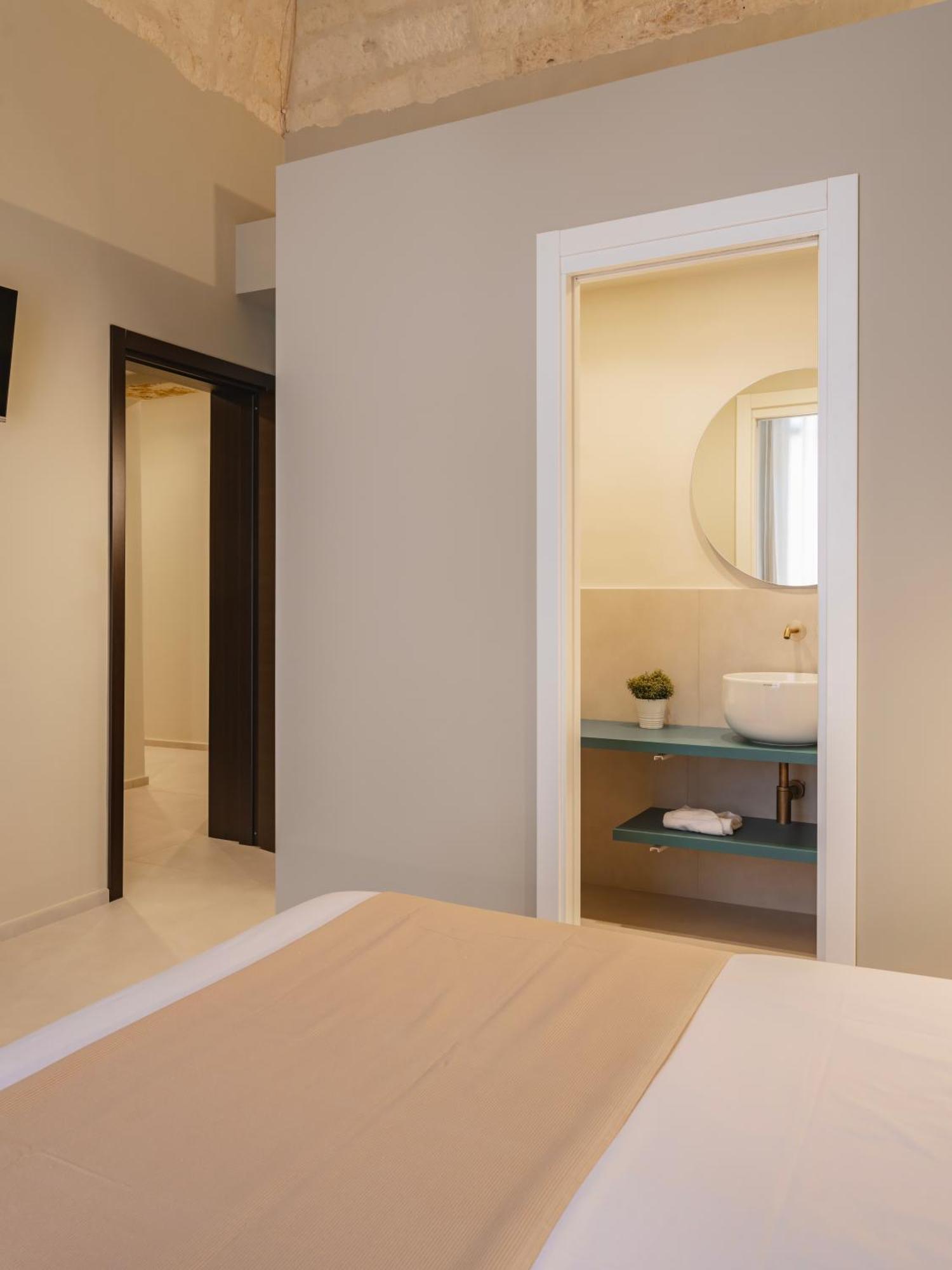 Almica24 Hotell Bari Eksteriør bilde