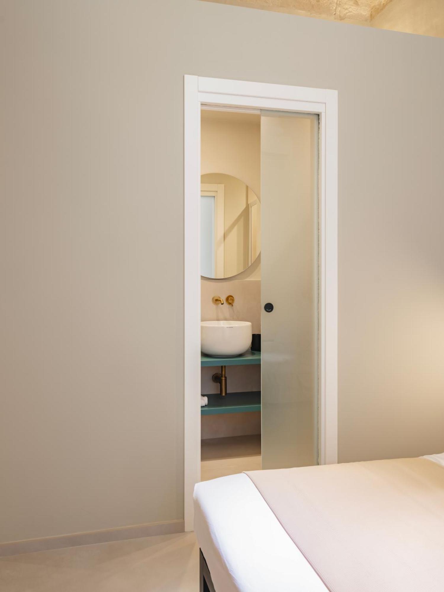 Almica24 Hotell Bari Eksteriør bilde
