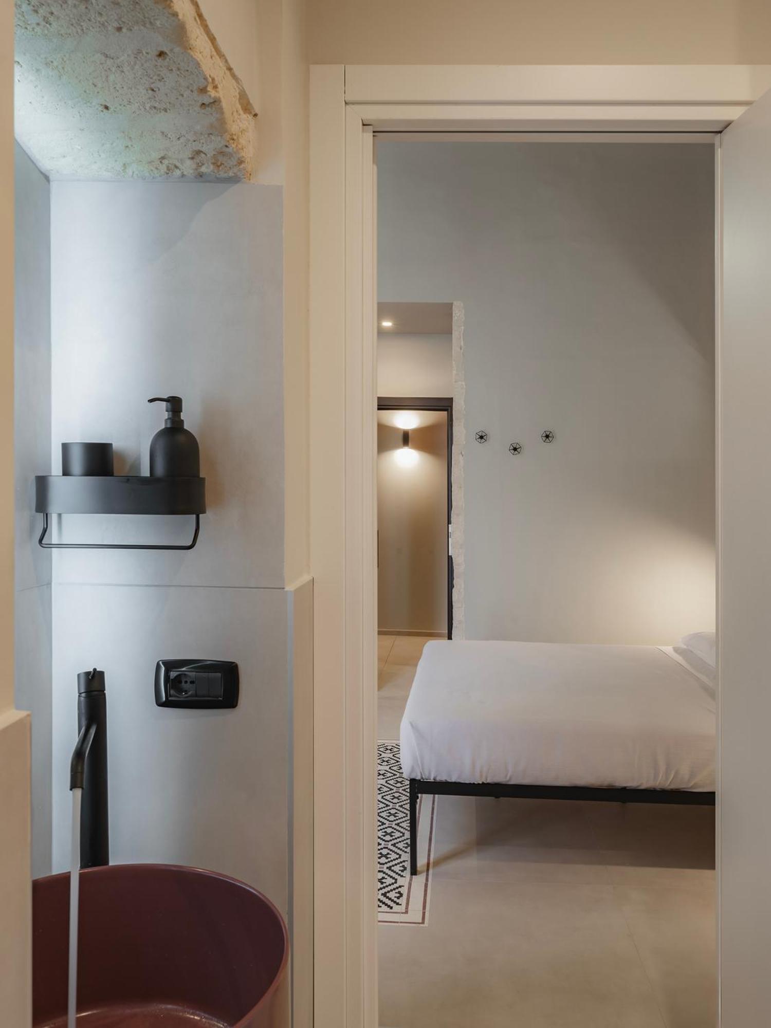 Almica24 Hotell Bari Eksteriør bilde